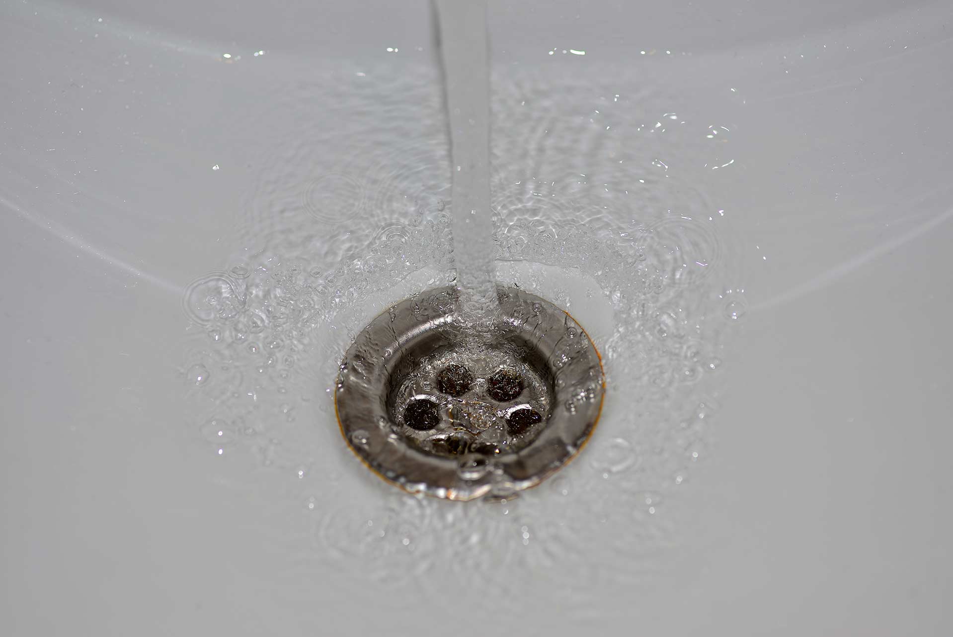 A2B Drains provides services to unblock blocked sinks and drains for properties in Acton Green.